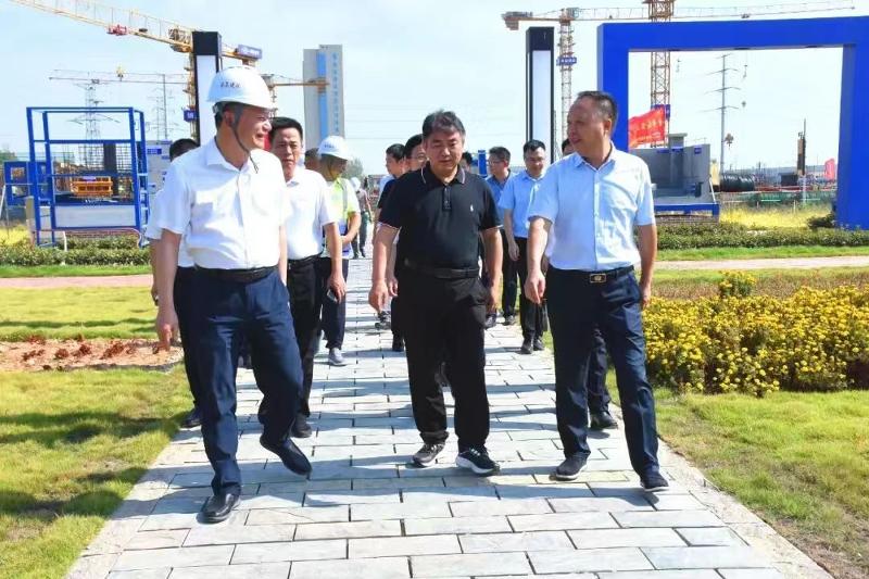 2022年10月，岳陽(yáng)市委書(shū)記曹普華到岳陽(yáng)自貿(mào)片區(qū)綜合體建設(shè)項(xiàng)目調(diào)研